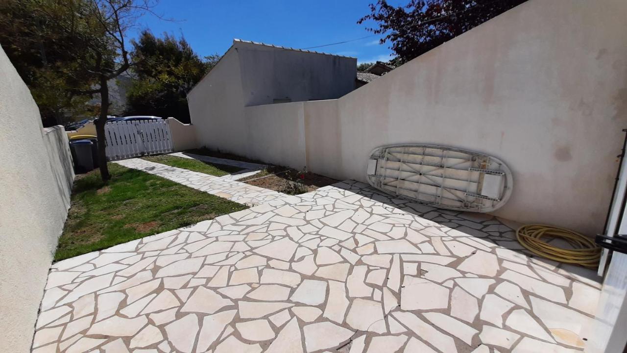 Charmante Maison De Ville Avec Jardin - 2 Chambres - 5 Pers サン・ジャン·ド・モン エクステリア 写真