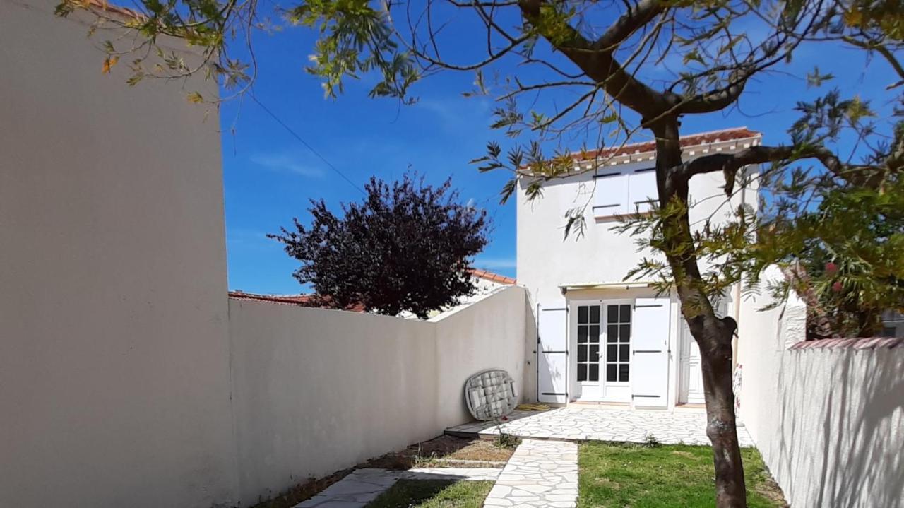 Charmante Maison De Ville Avec Jardin - 2 Chambres - 5 Pers サン・ジャン·ド・モン エクステリア 写真