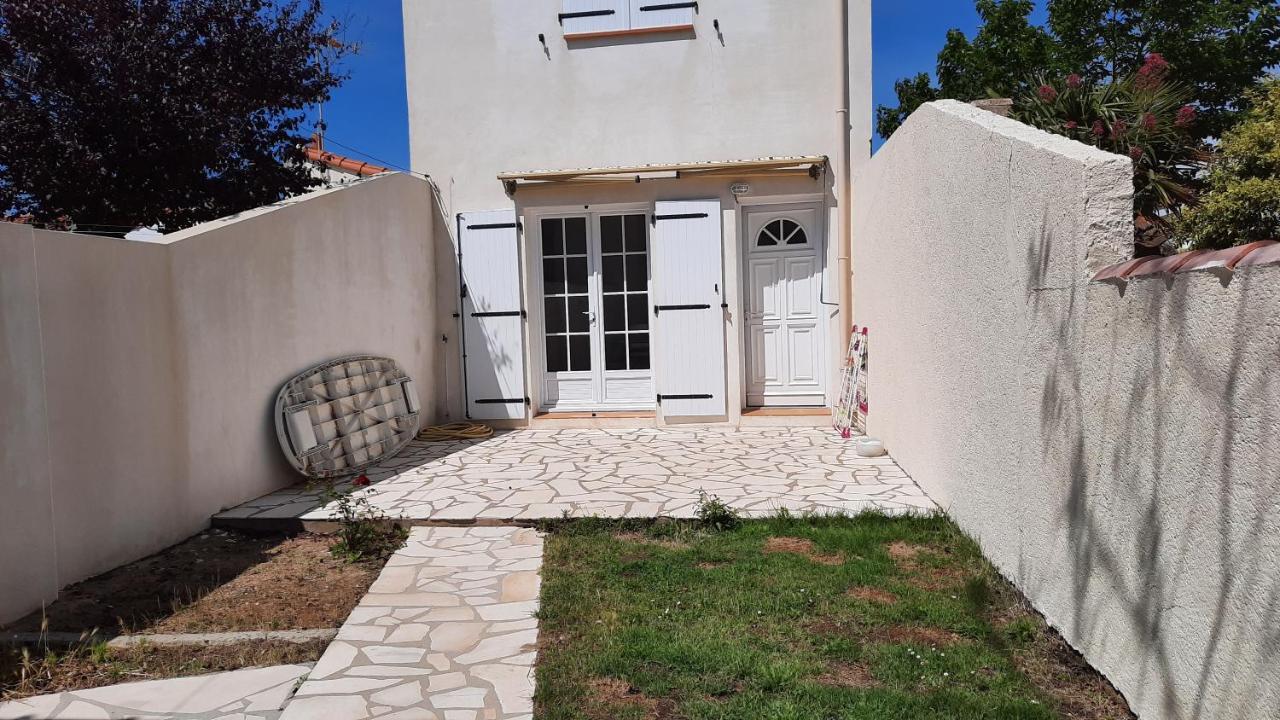 Charmante Maison De Ville Avec Jardin - 2 Chambres - 5 Pers サン・ジャン·ド・モン エクステリア 写真
